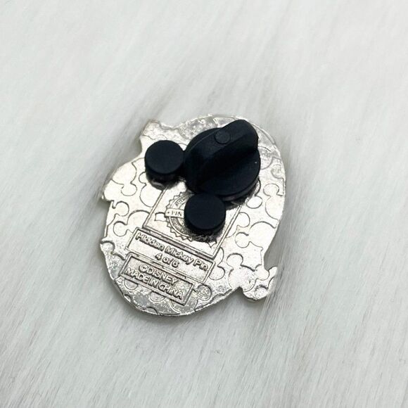 🔮 5/$25 Disney Mickey's Toontown Pinwheels Runner Pin - Picture 3 of 3